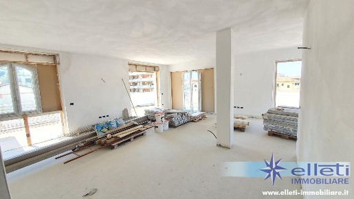 Foto Attico a Massa Centro di 190 m² con 5 locali in vendita