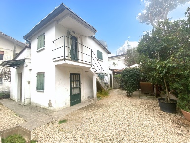 Foto Villa unifamiliare a Cervia Milano Marittima con 4 locali in vendita