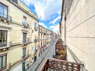 Foto Attico in Via Caronda, Catania Borgo di 240 m² con 10 locali