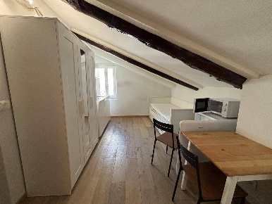 Foto Attico in Via Principe Amedeo, Torino Via della Rocca di 20 m²
