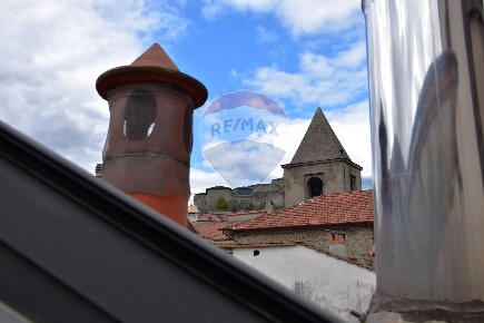 Foto Attico in Piazza Duomo, Pontremoli Centro di 92 m² con 4 locali