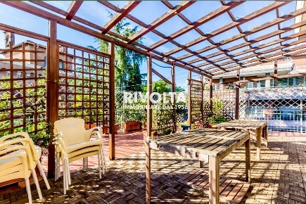 Foto Attico in Via Costantino Maes, Roma Bologna di 370 m² con 7 locali