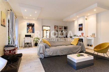 Foto Attico in Via Callimaco, Roma Axa di 167 m² con 4 locali in vendita