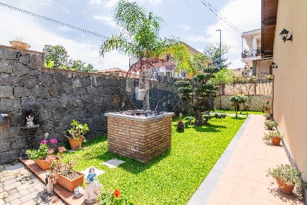 Foto Villa unifamiliare in via cavalieri di malta, Pedara Centro di 145 m²