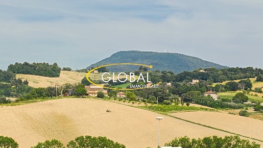 Foto Appartamento a Ancona Passo Varano di 105 m² con 4 locali in vendita