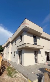 Foto Appartamento in VIA FRATELLI DI DIO, Busto Arsizio Borsano di 130 m²
