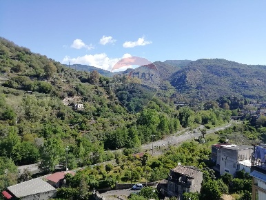 Foto Attici in via libertà, Francavilla di Sicilia di 90 m² con 5 locali