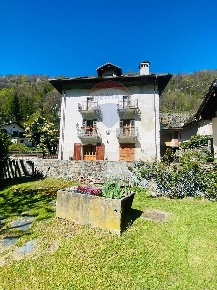 Foto Attico in LOCALITA NIANA, Fontainemore di 143 m² con 4 locali