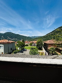 Foto Appartamento in VIA LUNATE, Canzo di 93 m² con 3 locali in vendita