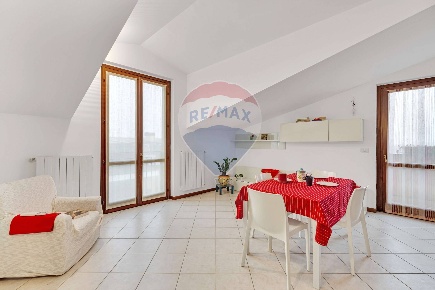Foto Attico in Via Libertà, Carpiano di 74 m² con 3 locali in vendita