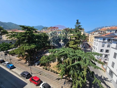 Foto Appartamento in Via Benvenuto Grafeo, Salerno Centro di 151 m²
