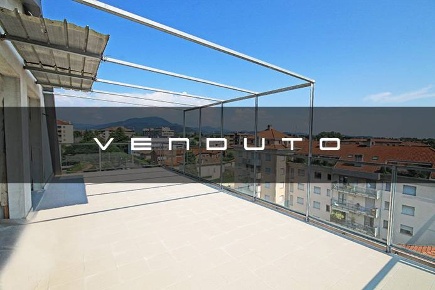 Foto Attico in via Corridoni, Bergamo Redona di 97 m² con 3 locali