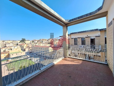 Foto Attico in Via Polcari, Benevento di 100 m² con 5 locali in vendita