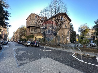 Foto Attico in Via Valeggio, Torino Crocetta di 328 m² con 8 locali