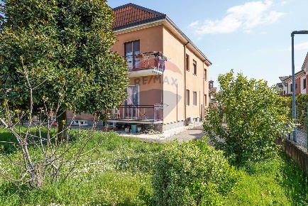 Foto Attico in Via Adobati, Suisio Centro di 140 m² con 4 locali in vendita