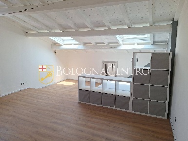 Foto Appartamento in Via San Vitale, Bologna San Vitale di 45 m² in vendita