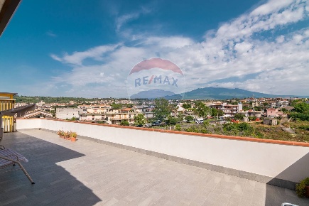 Foto Attico in via Giuseppe Seminara, Acireale di 93 m² con 4 locali