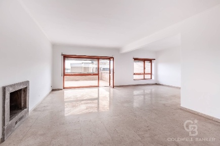 Foto Attico in Via Rivarone, Roma di 245 m² con 5 locali in vendita