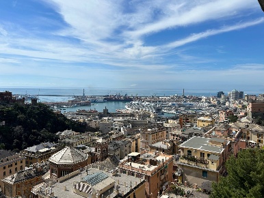 Foto Attico in Via Napoli, Genova Oregina di 170 m² con 8 locali in vendita
