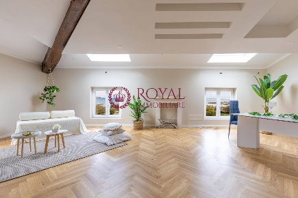 Foto Attico in Via Del Mare, Livorno Ardenza di 210 m² con 4 locali