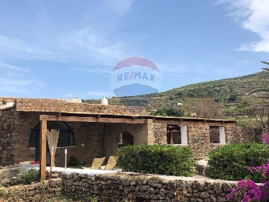 Foto Appartamento in contrada rekale, Pantelleria Scauri di 160 m²