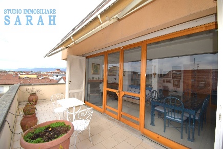 Foto Attico in Via Alceste De Ambris, Viareggio di 80 m² con 3 locali