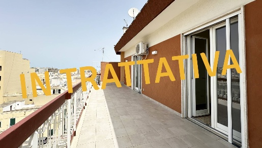 Foto Attico in via Bettino Ricasoli, Monopoli Centro di 126 m² con 7 locali