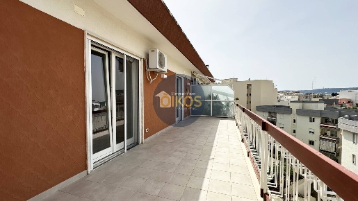 Foto Attico in via Bettino Ricasoli, Monopoli Centro di 126 m² con 7 locali