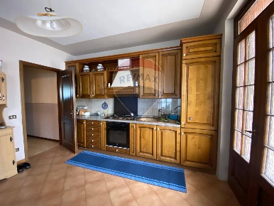 Foto Appartamento a Adrara San Martino Centro di 120 m² con 4 locali