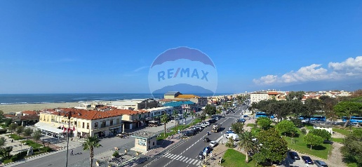 Foto Attici in Piazza d'Azeglio, Viareggio in vendita