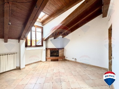 Foto Attico in CUSAGO, Milano Baggio di 98 m² con 4 locali in vendita