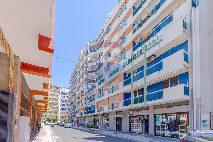 Foto Appartamento in Via Colonnello De Cristoforis, Bari Libertà di 180 m²