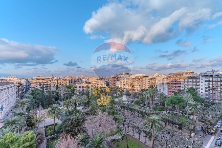 Foto Attico in Piazza Umberto I, Bari Murat di 111 m² con 3 locali