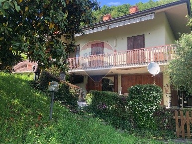 Foto Attico a Zogno Ambria Spino di 40 m² con 1 locali in vendita