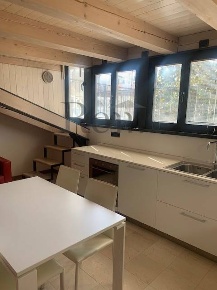 Foto Attico in Piazza Pio X, Treviso San Nicolò di 68 m² con 2 locali