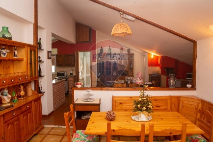 Foto Attico in Via Alfio Cassisi, Piedimonte Etneo Centro di 142 m²