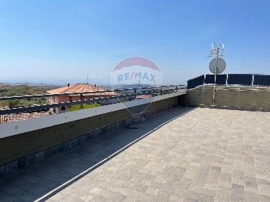 Foto Attico in VIA PAPA GIOVANNI XIII, Camporotondo Etneo Centro di 110 m²
