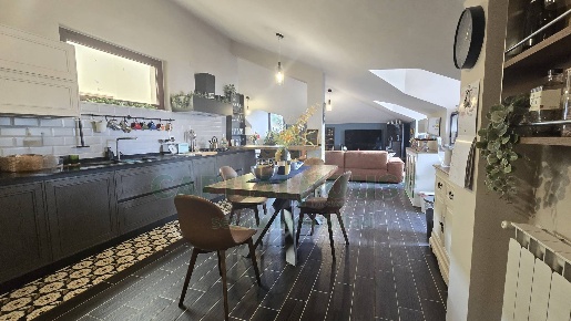 Foto Attico a San Nicola la Strada di 140 m² con 4 locali in vendita