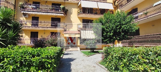 Foto Mansarde in Via Viticella 50, Pozzuoli di 90 m² con 3 locali