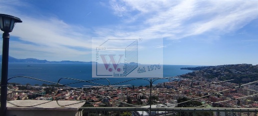 Foto Attico in via Aniello Falcone 191, Napoli Vomero di 90 m² con 5 locali