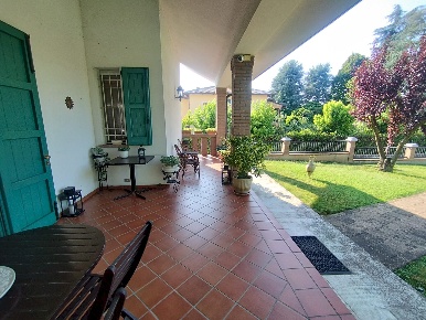 Foto Appartamento in Via Zanasi, Castelnuovo Rangone Centro di 400 m²