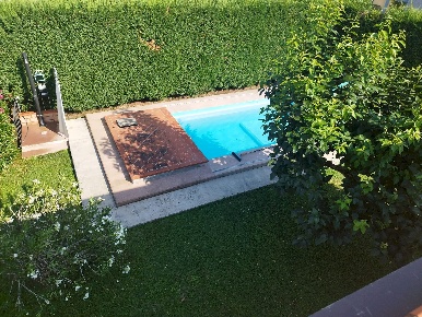 Foto Appartamento in Via Zanasi, Castelnuovo Rangone Centro di 400 m²