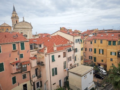 Foto Attico in via de sonnaz, Imperia Oneglia di 125 m² con 4 locali