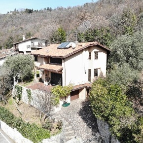 Foto Villa unifamiliare in Via Torquato Taramelli 25, Brescia di 409 m²