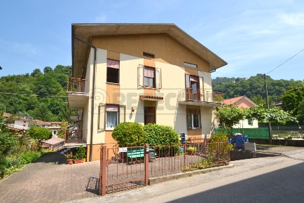 Foto Appartamento a Valdagno Centro di 107 m² con 6 locali in vendita