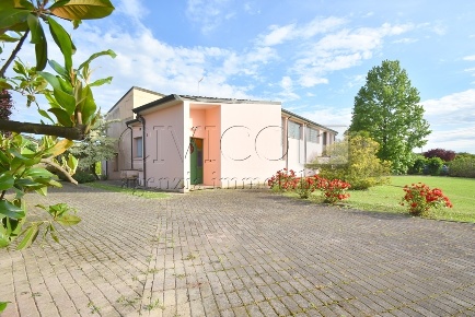 Foto Villa bifamiliare in Via Pordenone 9, San Michele al Tagliamento
