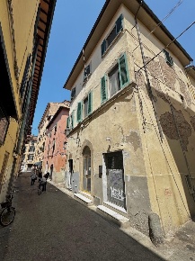 Foto Appartamento a Pisa Sant'Antonio di 120 m² con 6 locali in vendita