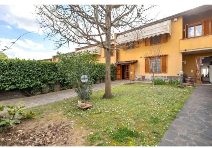 Foto Villa a schiera a Calci Gabella di 250 m² con 8 locali in vendita