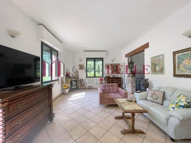 Foto Casa indipendente a Camaiore Camaiore Paese di 130 m² con 5 locali