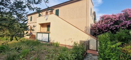 Foto Appartamento a Livorno Quercianella di 90 m² con 4 locali in vendita